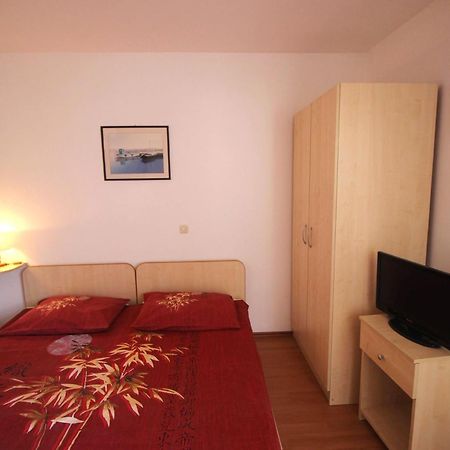 Apartments Ivka 奥米什 客房 照片