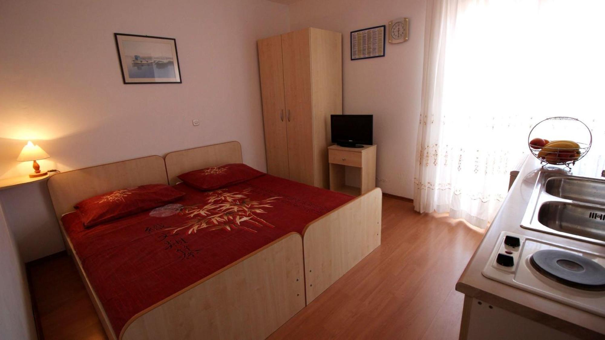 Apartments Ivka 奥米什 客房 照片